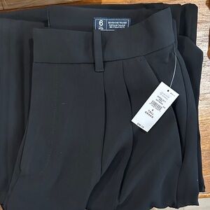 365 High Rise Trouser from Gap 
Tall - Size 6 Black
Brand New - Tag on
